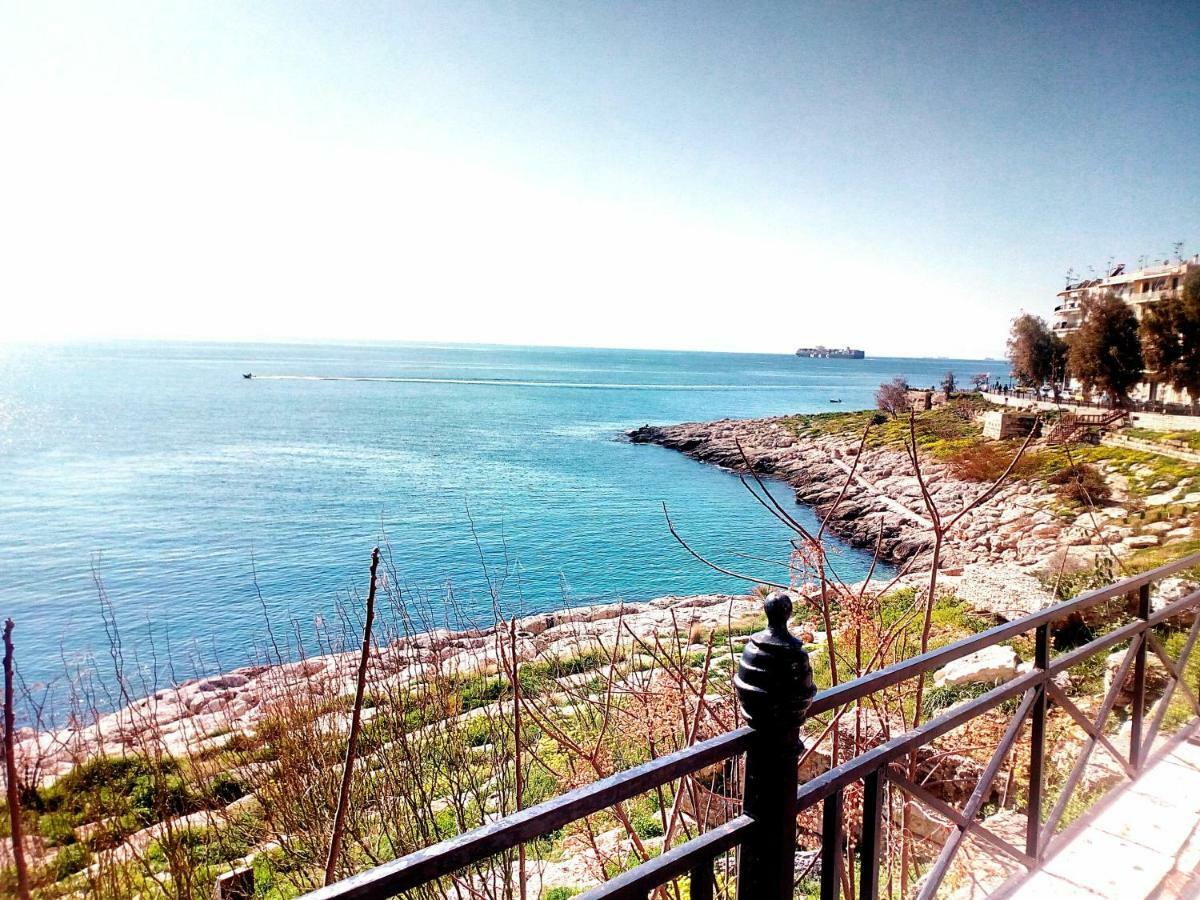 Φωτεινό Διαμέρισμα Πειραιας Pireu Exterior foto